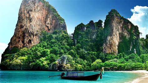  Nature Observed: A Journey Through Thai Landscapes - Ein farbenfrohes Panorama thailändischer Kunst